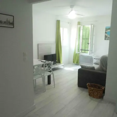Portalis Apartment *
